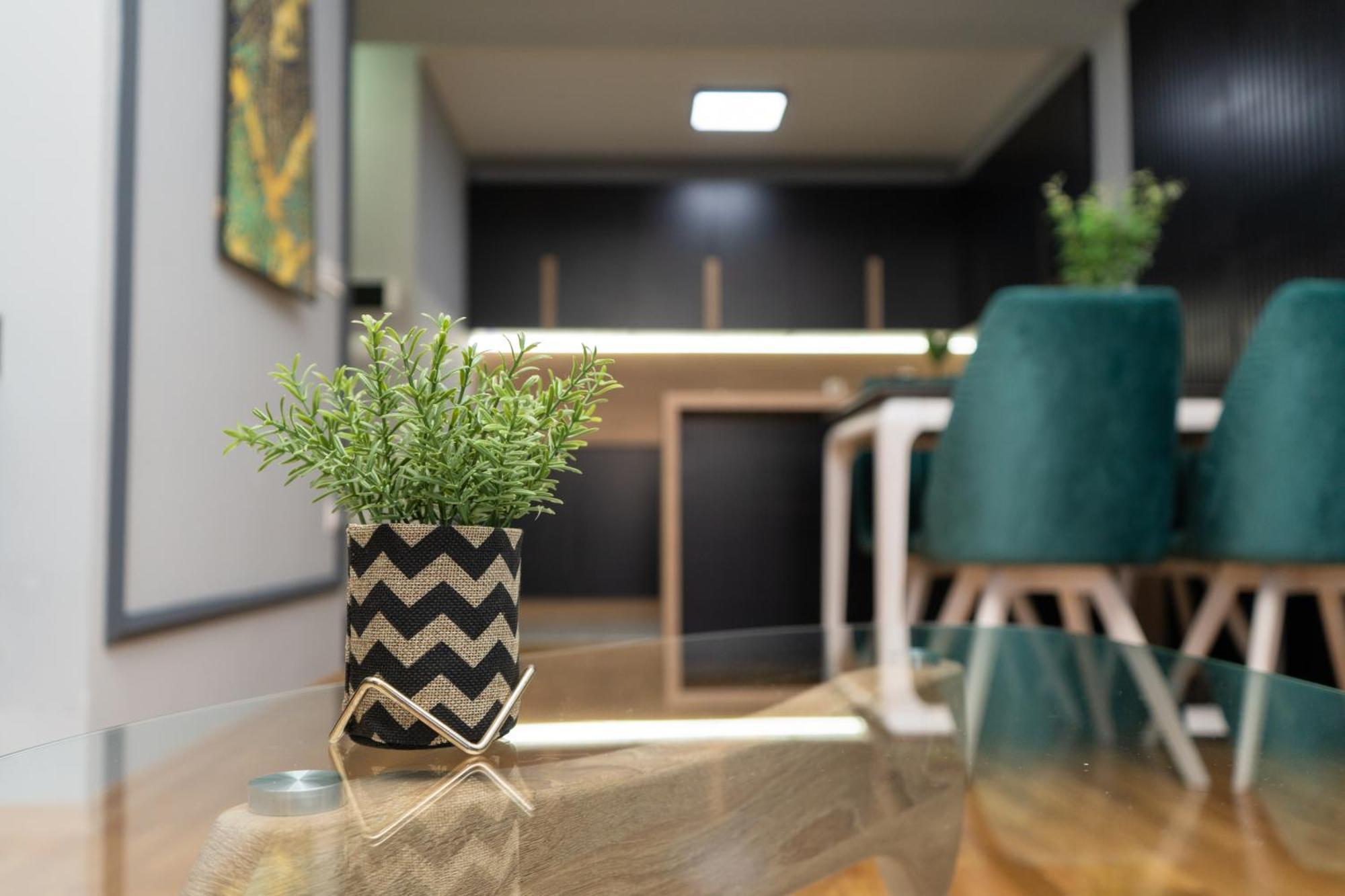 Unity Luxury Apartment - Skopje Buitenkant foto